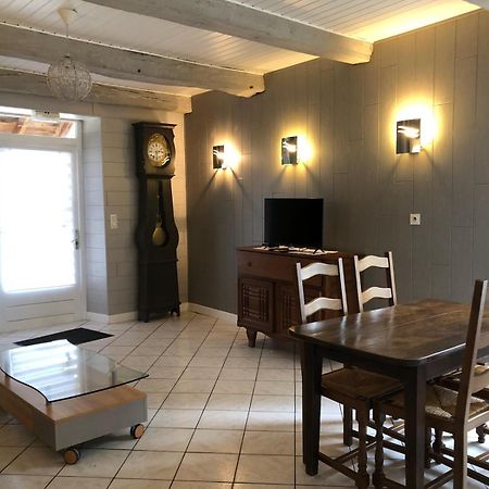 Aux Berges Du Doubs Bed & Breakfast Ougney-Douvot Bagian luar foto